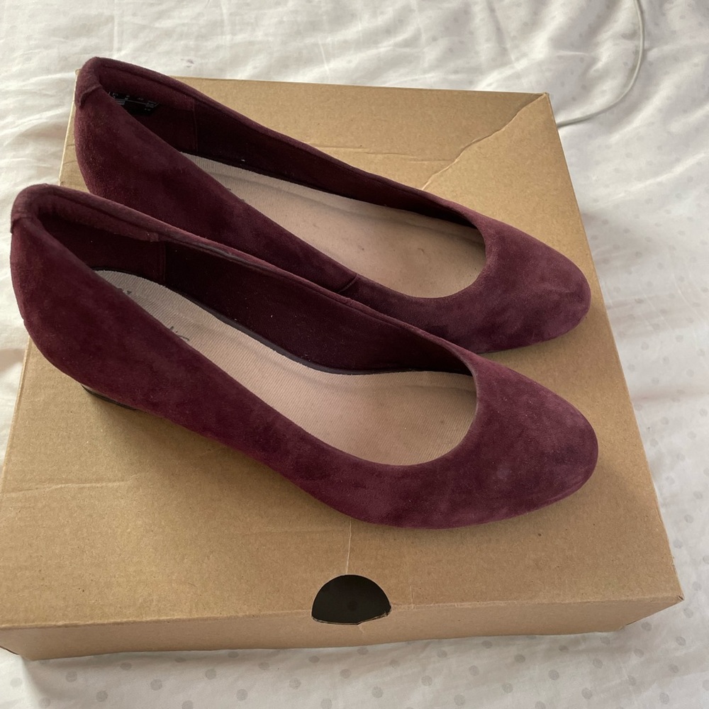 Girls suede dress shoes